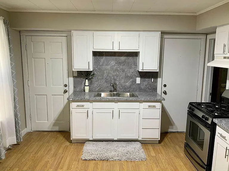 1229 Minnesota Ave #1 — Photo 2