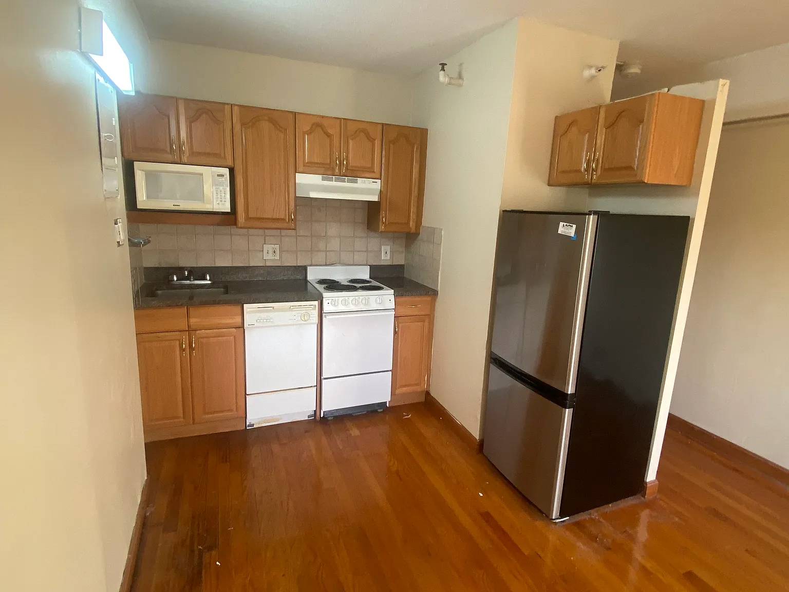 Studio, 400 sqft, $2,000 — Photo 1