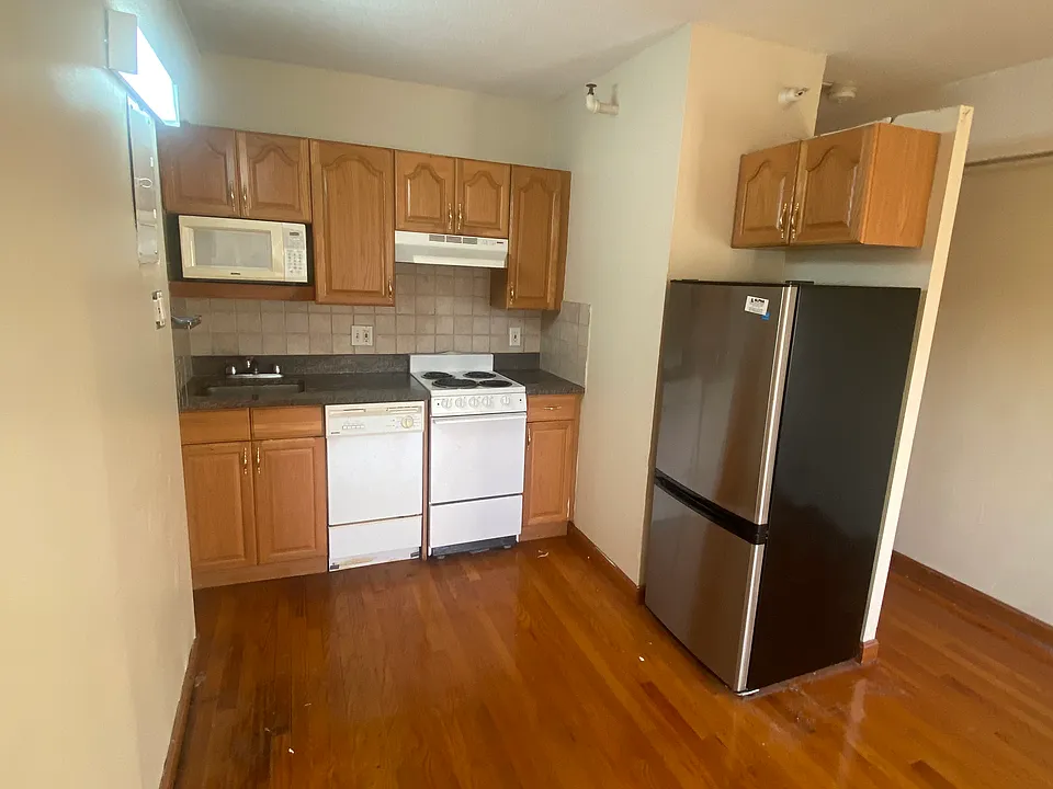 1112 Commonwealth Ave #508