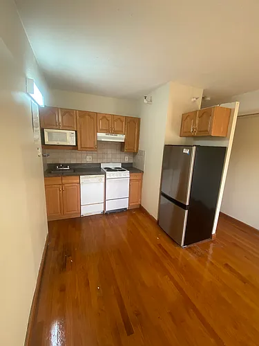 1112 Commonwealth Ave #508 Photo 1