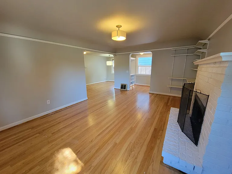 9225 Wallingford Ave N — Photo 14