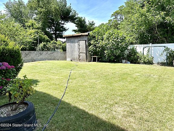 5th image of 441 Walker St