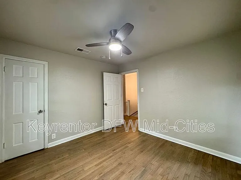 311 N Oak Cliff Blvd — Photo 8