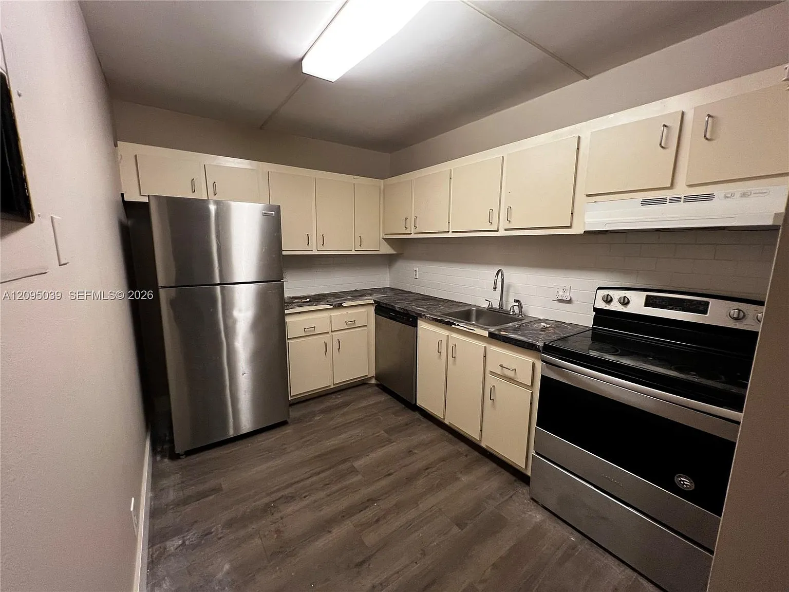 Inverrary Gardens Condo I — Photo 2