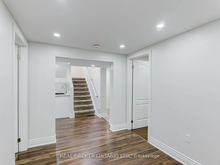 47 Rotary Dr — Photo 38