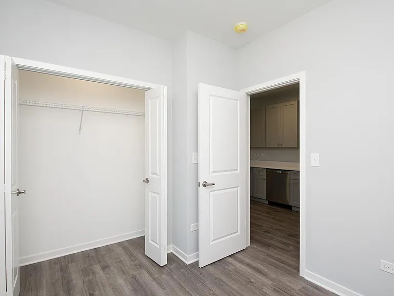 1813 W Cermak Rd #1 — Photo 11
