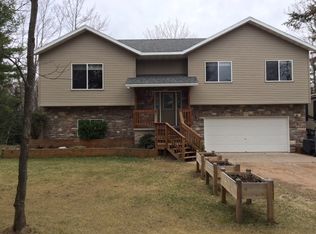 807 Silver Creek Rd, Marquette, MI 49855