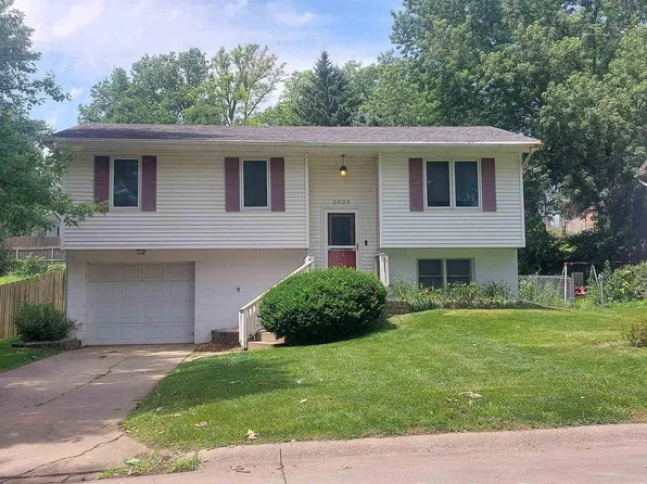 2003 Sunnyslope Dr, Red Oak, IA 51566