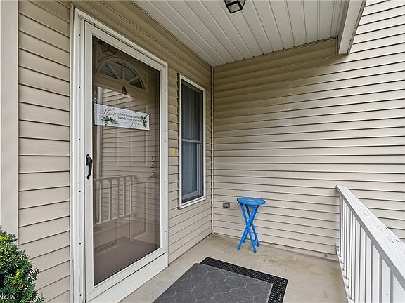 2nd image of 1910 Lillian Rd #17