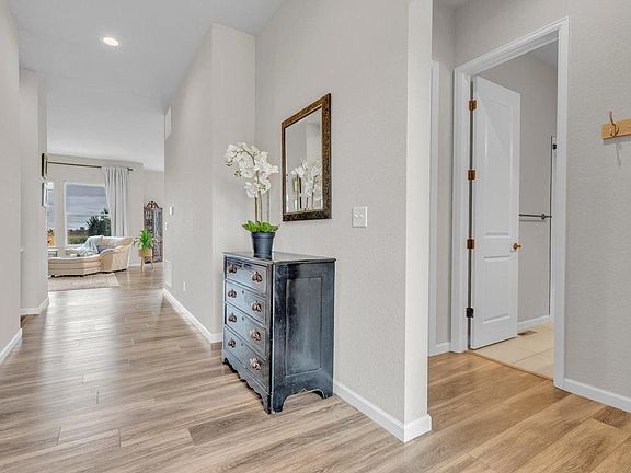 3rd image of 514 Ranchhand Dr