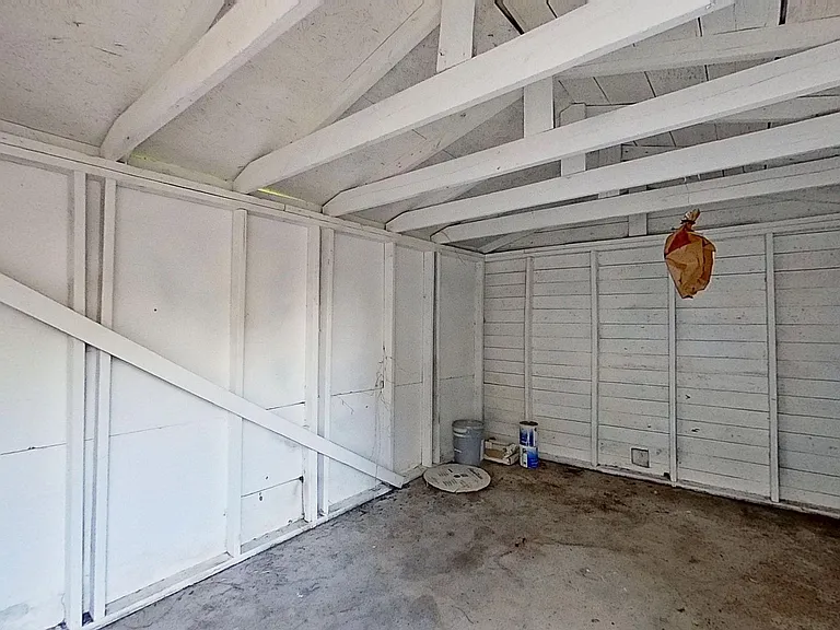 4633 Kingsbury St — Photo 11