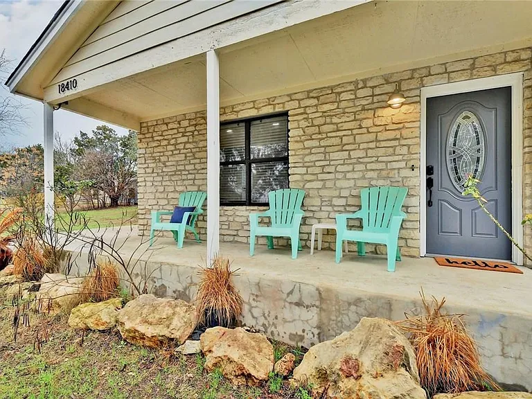 18410 Lake Terrace Dr — Photo 3