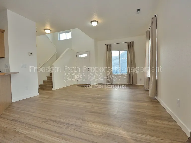 7830 N Mather Ct — Photo 7