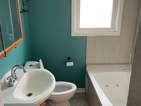 5th image of 5556 N Marmora Ave #2