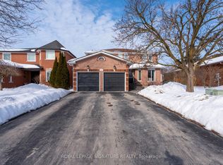 22 Stoddart Ct, Bradford West Gwillimbury, ON L3Z 2X8