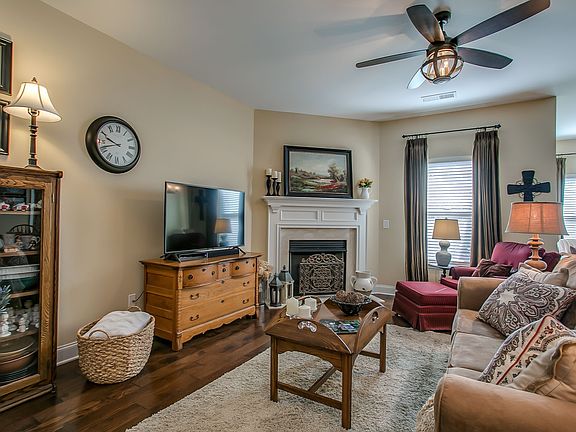 5th image of 436 Irvine Ln