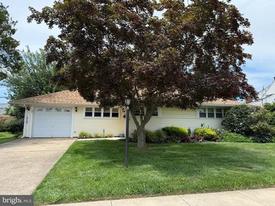 27 Hunt Rd, Levittown, PA, 19056