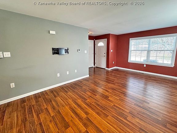 5th image of 2305 Kanawha Ter APT 112