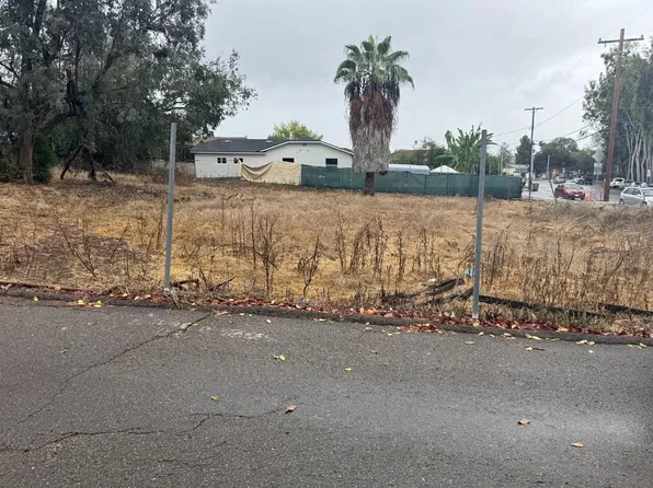 347 W Los Angeles Dr #40, Vista, CA 92083
