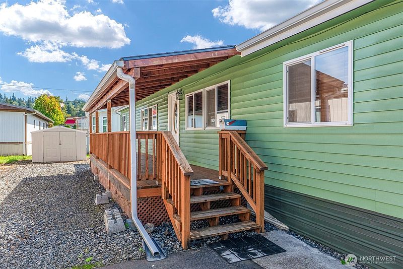 2nd image of 1006 S 12th Avenue