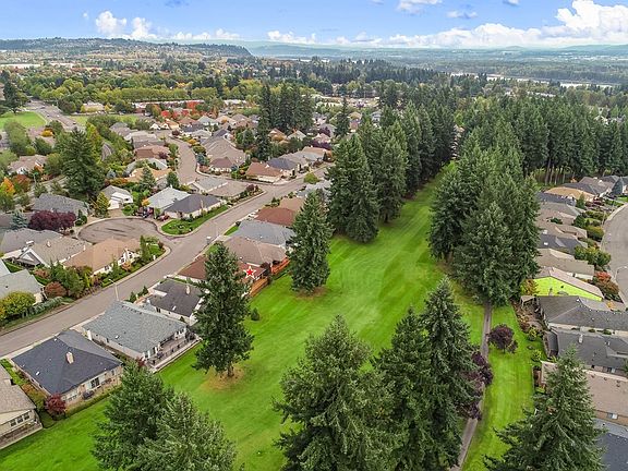 3rd image of 2808 SE Baypoint Dr