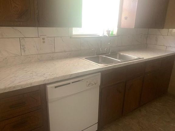 4th image of 206 Marigold Dr