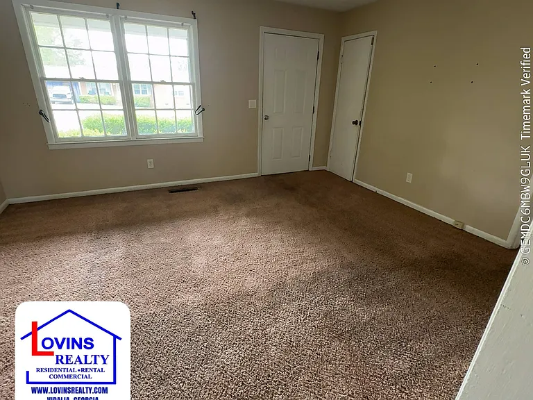 714 Winona St — Photo 3