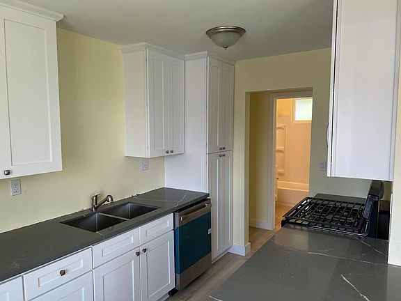 2nd image of 998 N Crescent Ave