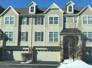 3418 Kentshire Cir, Aurora, IL 60504