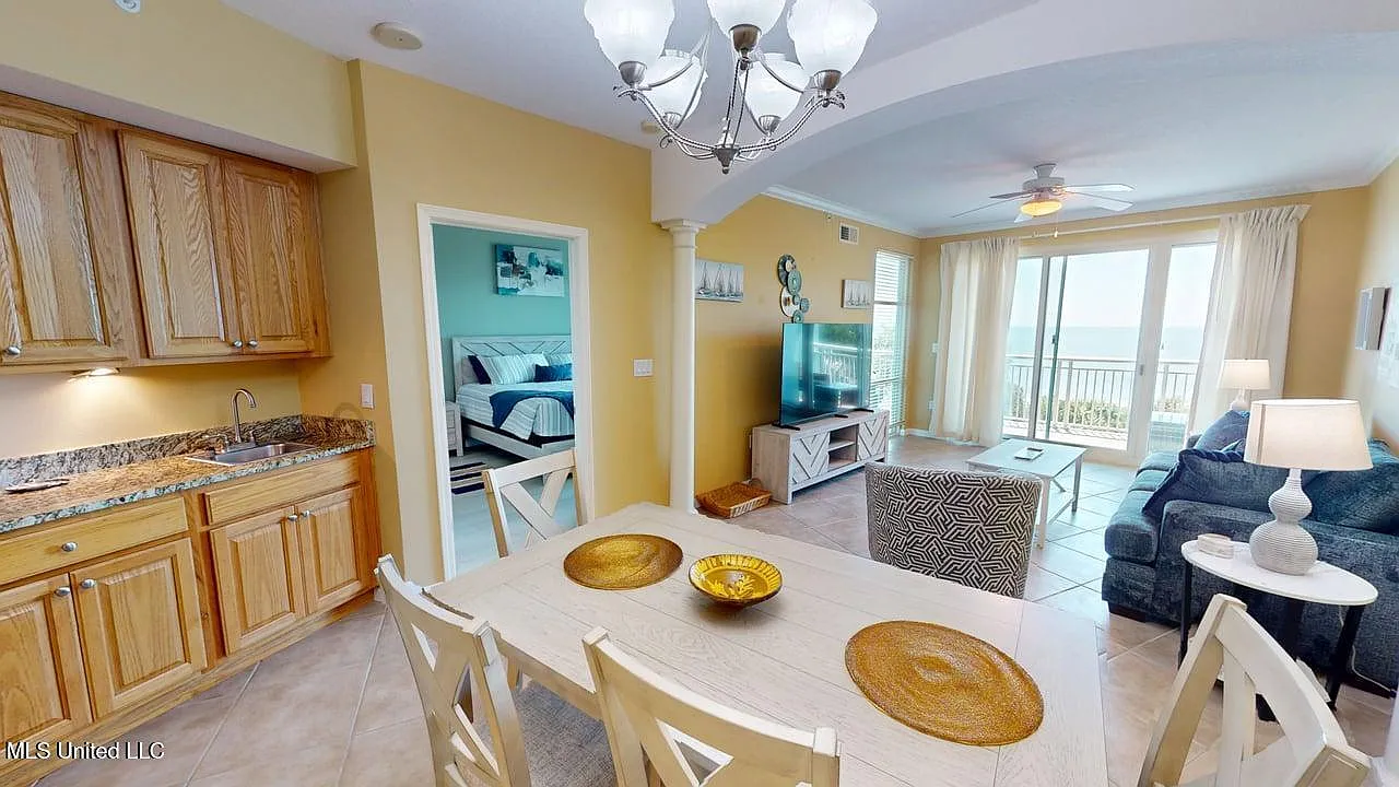 2 bed, 2.0 bath, 1279 sqft, $2,895 — Photo 4