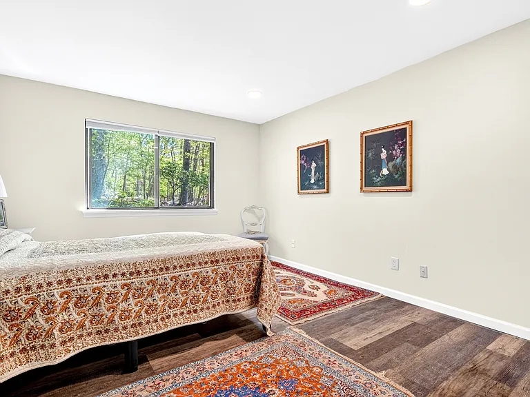 138 Indian Hollow Ct — Photo 22