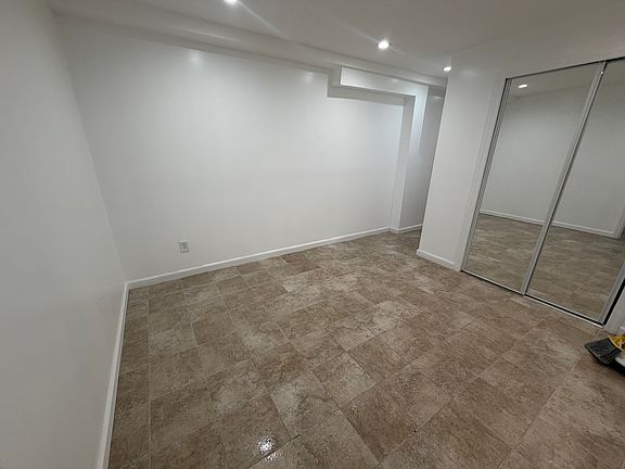5th image of 156 Kiswick St #2