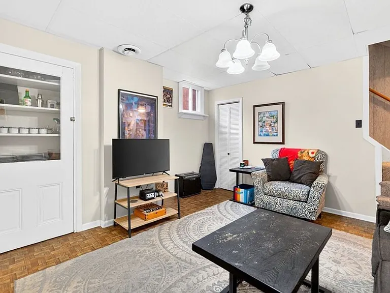 223 Natchez St #2 — Photo 4