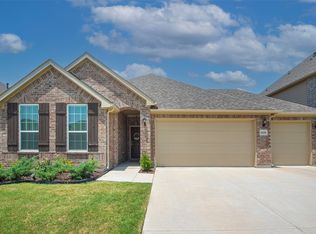 2829 Ranger Ln, Aubrey, TX 76227