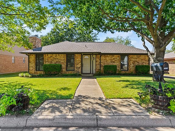2nd image of 4202 Windhurst Dr