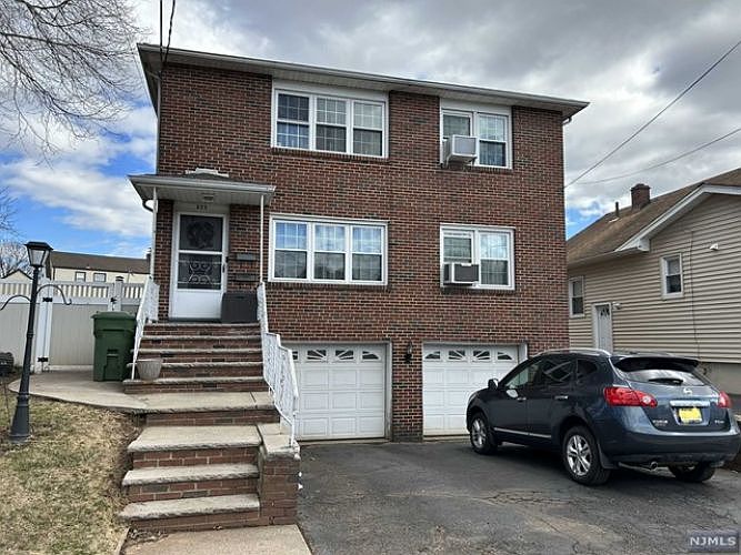 1st image of 530 Bernard Ave