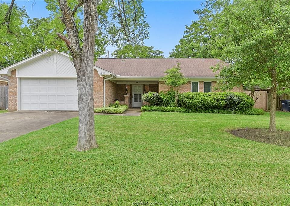 1st image of 2806 Adrienne Dr