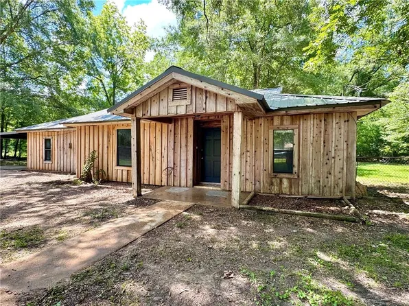 582 Barron Chapel Rd, Pineville, LA 71360