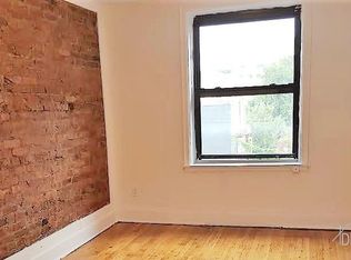 726 E 4th St, Brooklyn, NY 11218