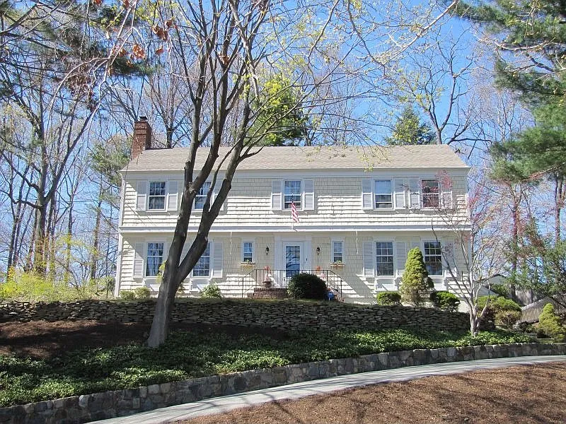 23 Ellsworth Ave photo 1