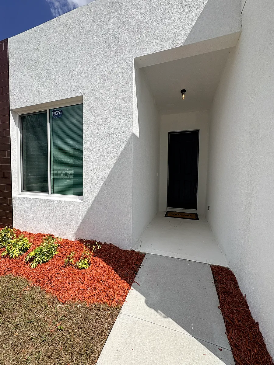 Building Photo - 3267 Slama Ave