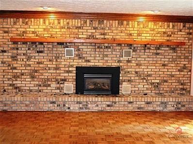 5th image of 2421 Berwick Dr