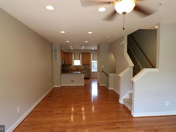 4th image of 2992 District Ave