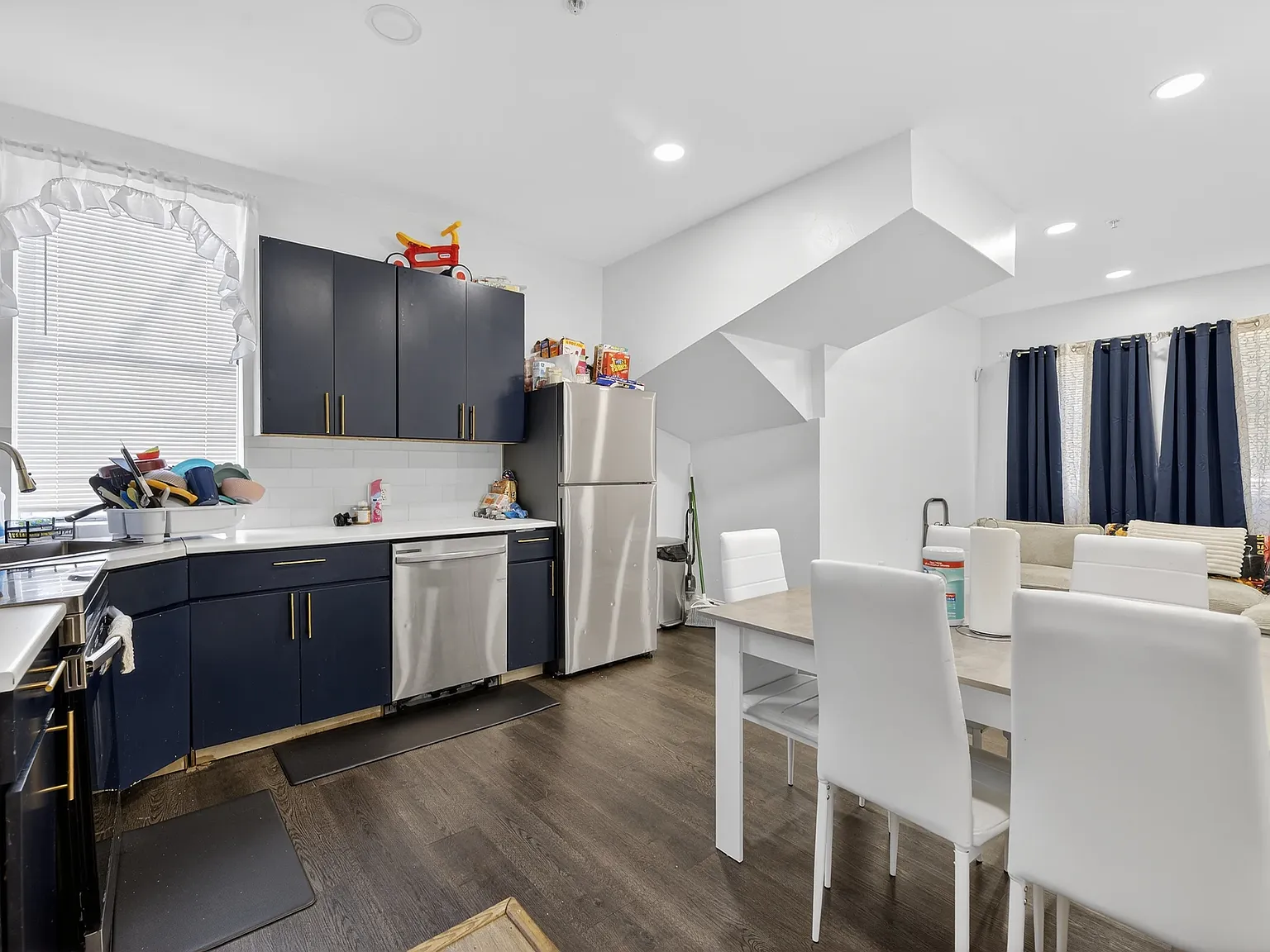 2 bed, 837 sqft, $1,850 — Photo 1