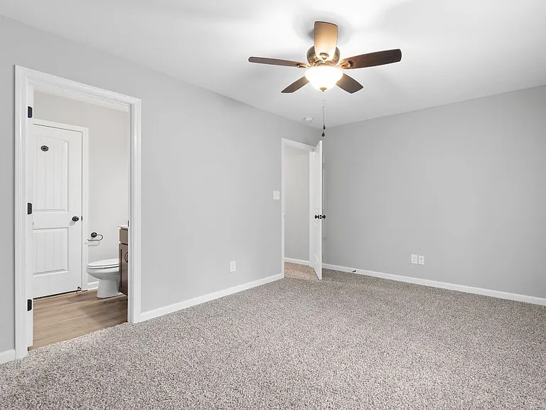 223 Smithson Ln — Photo 14