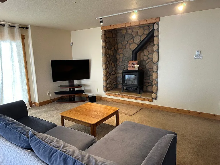 21655 Chicago Creek Rd — Photo 15