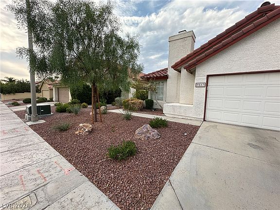 3rd image of 9517 Echo Glen Dr