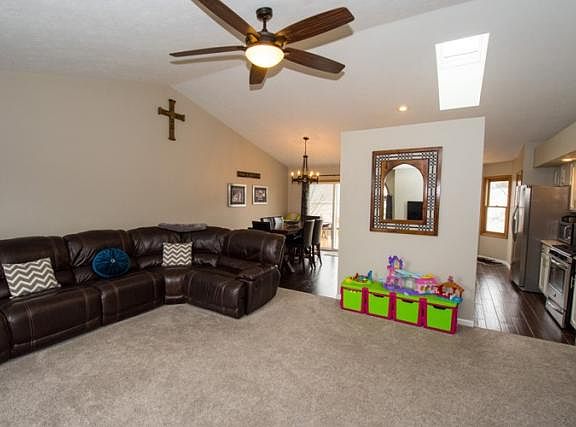 4th image of 2211 Hidden Oaks Ct