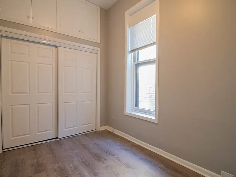 1942 N Lincoln Ave #2R — Photo 5