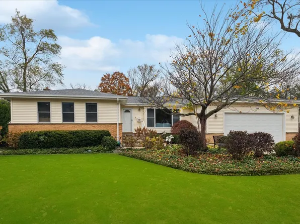 1440 Bayberry Ln, Deerfield, IL 60015